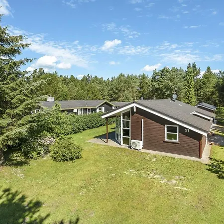 Holiday home Coco - 200m From The Sea In Ne Jutland By Interhome