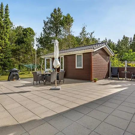 Coco - 200m From The Sea By Interhome