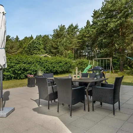 Coco - 200m From The Sea By Interhome